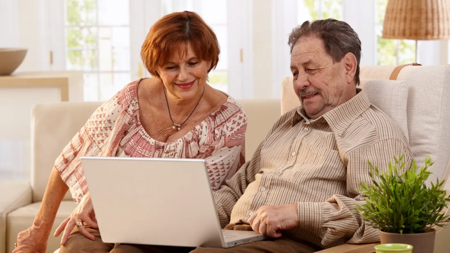 seniors using a laptop